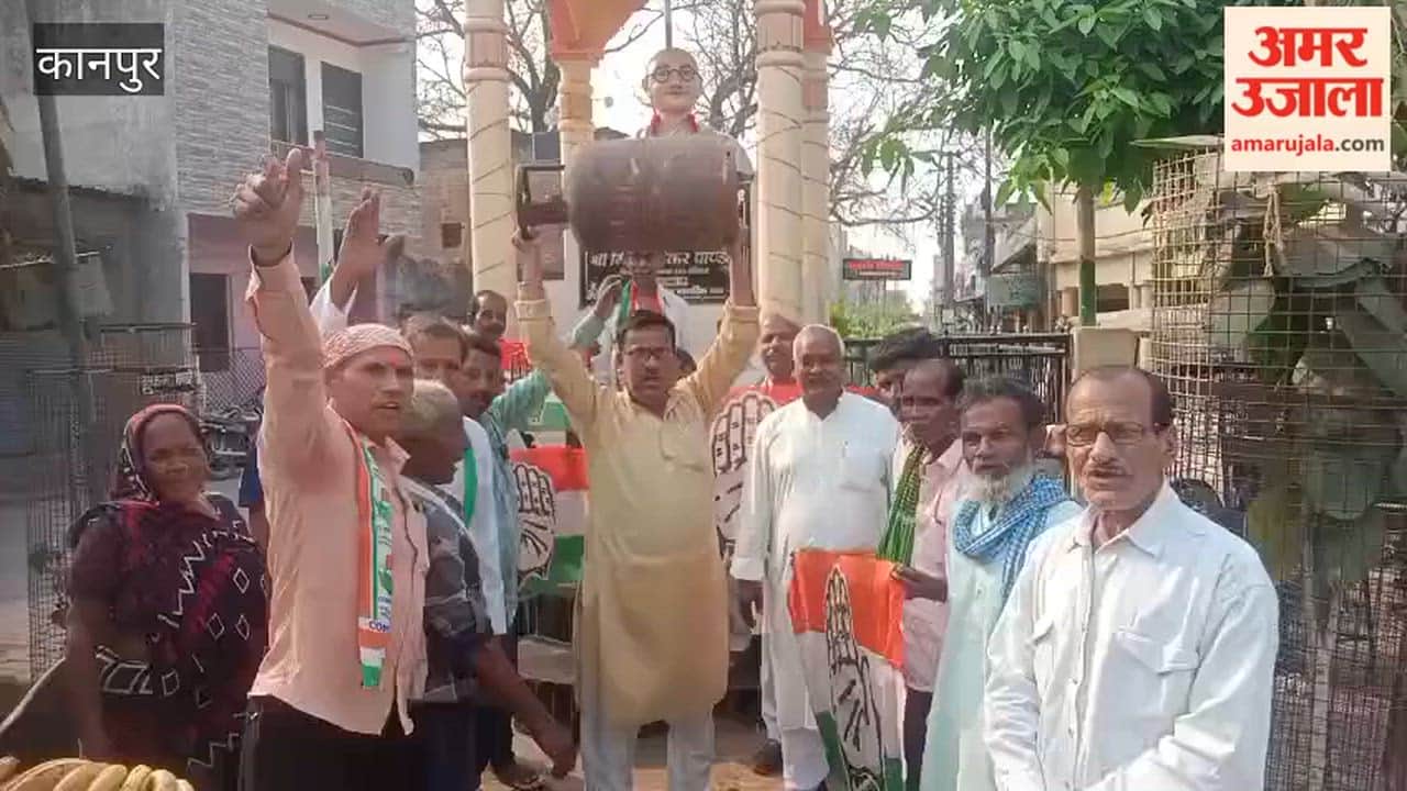 Congress workers protested against the increase in gas cylinder prices