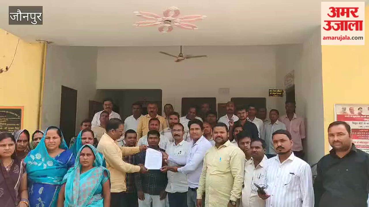 MNREGA employees submitted memorandum after not receiving honorarium for eight months