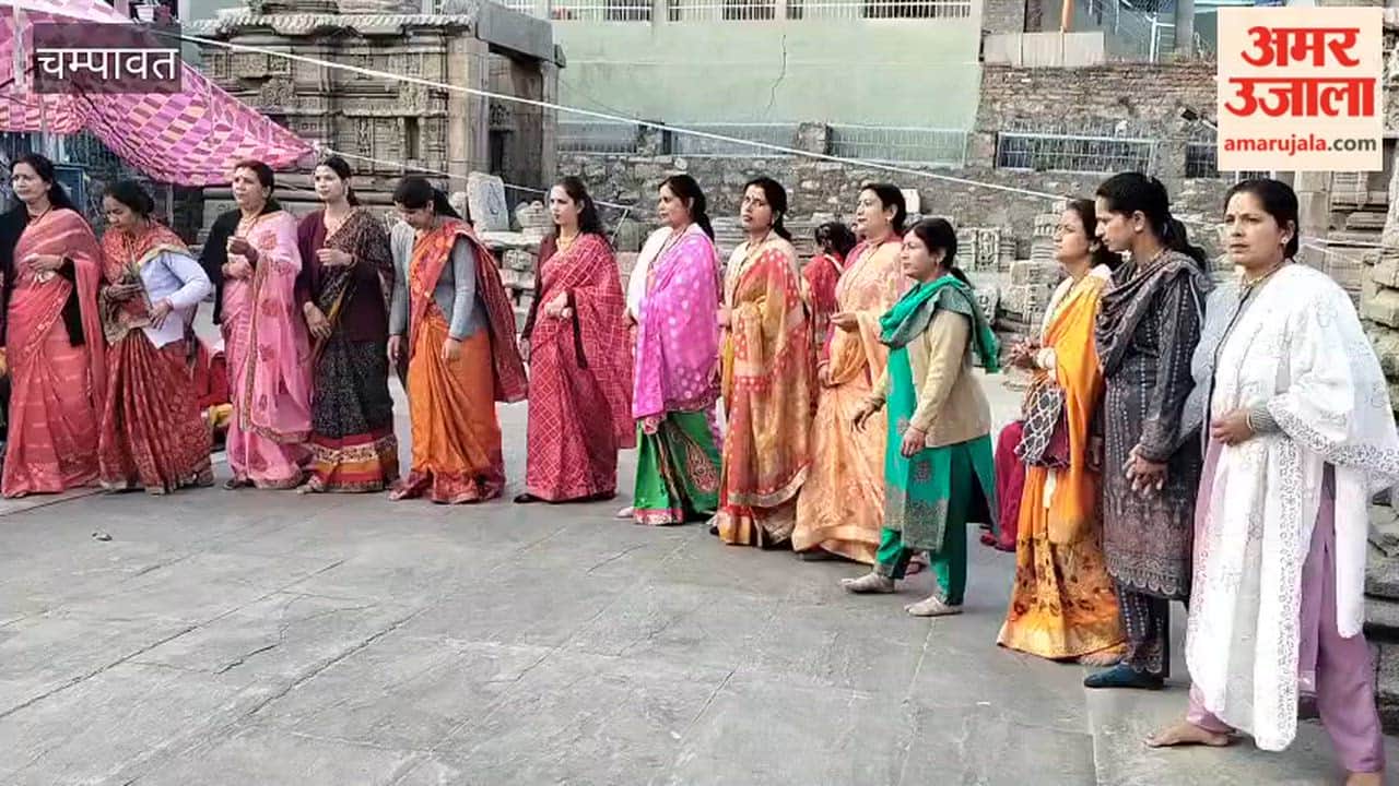 Tika's standing Holi resonated in Baleshwar Mahadev temple, hundreds of Holi singers sang traditional Holi songs