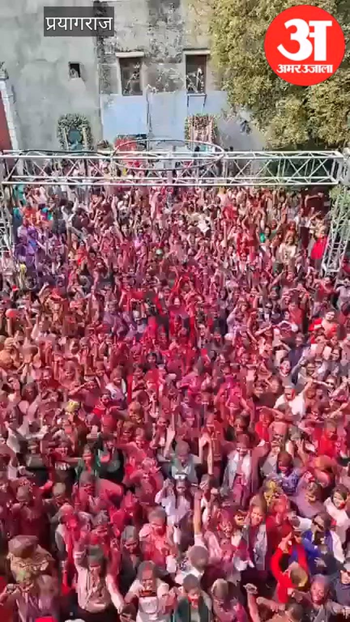 लोकनाथ में महिलाओं ने जमकर खेली होली, पुरुषों की रही नो एंट्री, पहली बार घरों से निकलीं महिलाएं