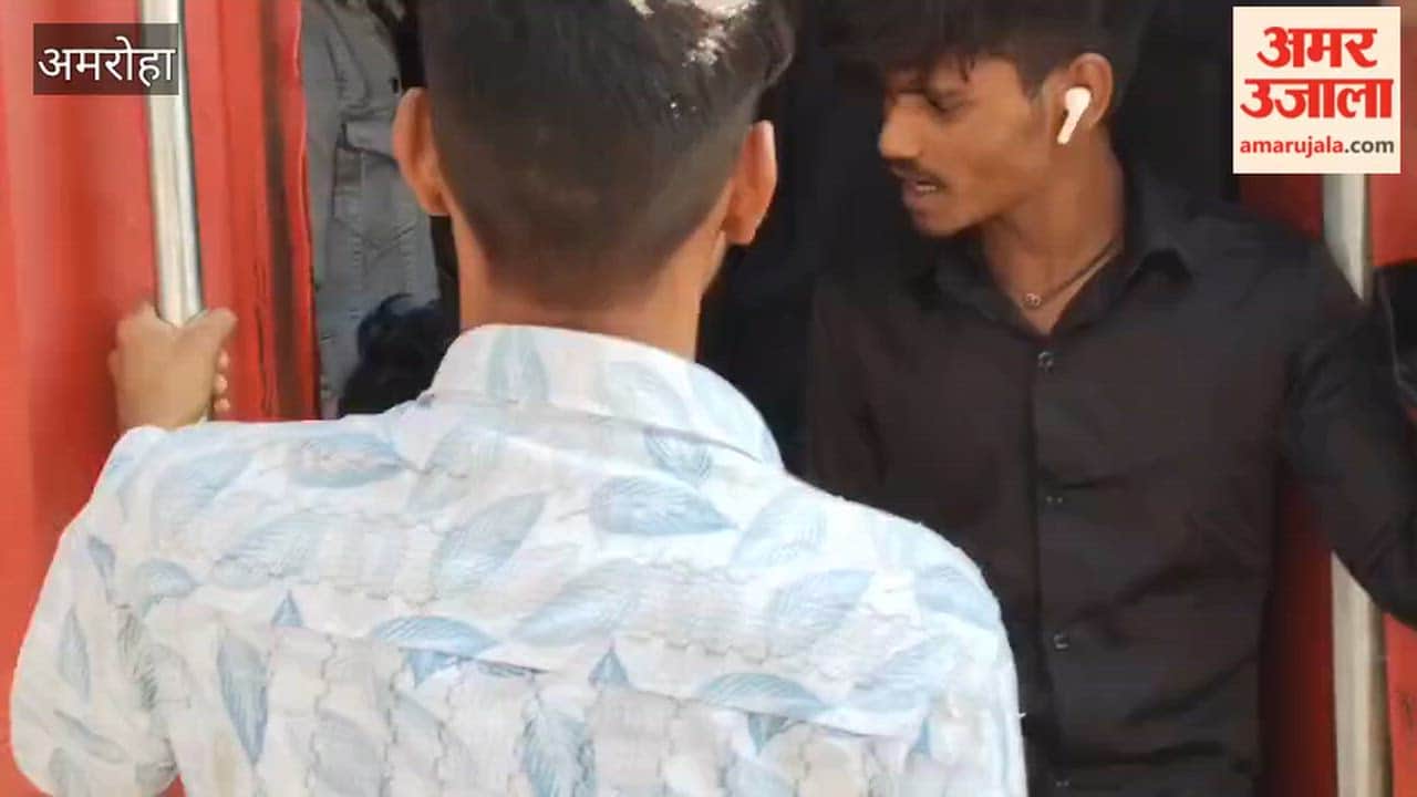 Trains packed with passengers on Holi