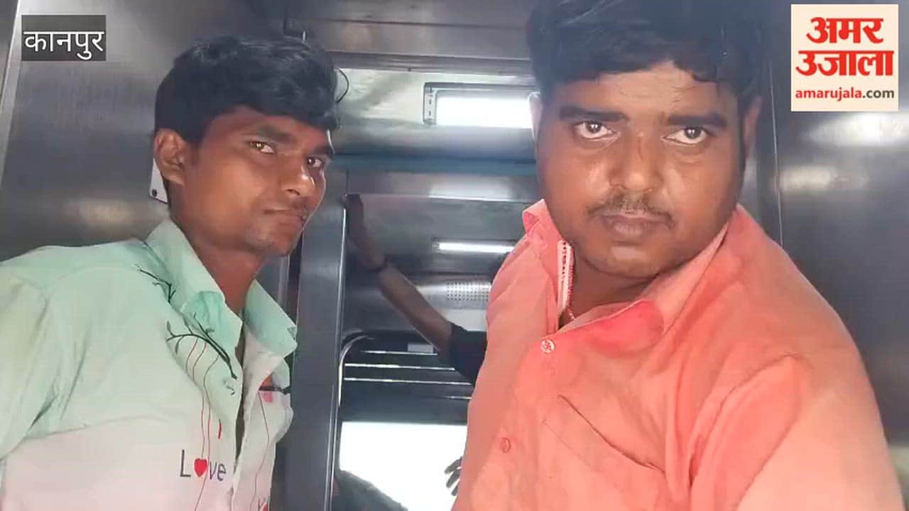 Kanpur: No legroom on trains on the Delhi-Mumbai route