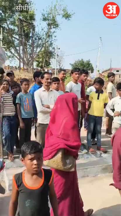 Kidnapping fears spark panic; two people aboard a container are accused of trying to abduct girls.