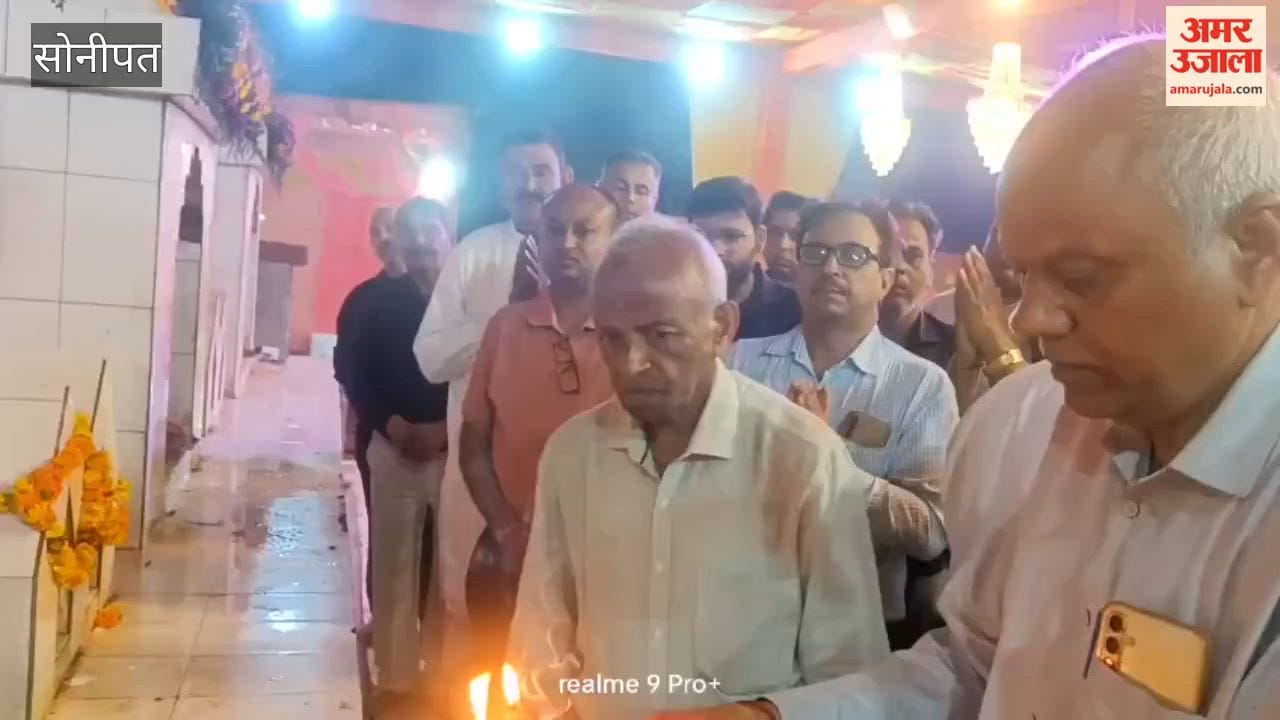 Worship was offered at the annual fair at Sheetla Mata Temple in Sonipat.