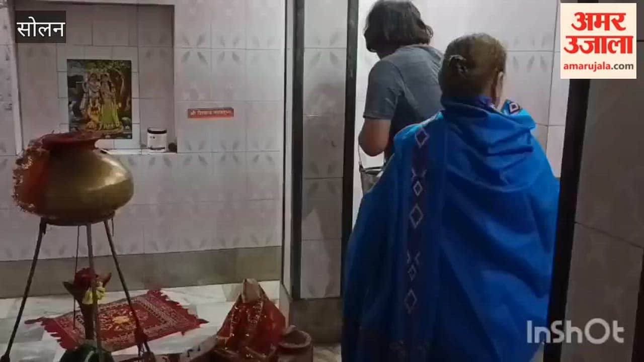 Solan Devotees bowed their heads at Sheetla Mata Temple in Nalagarh