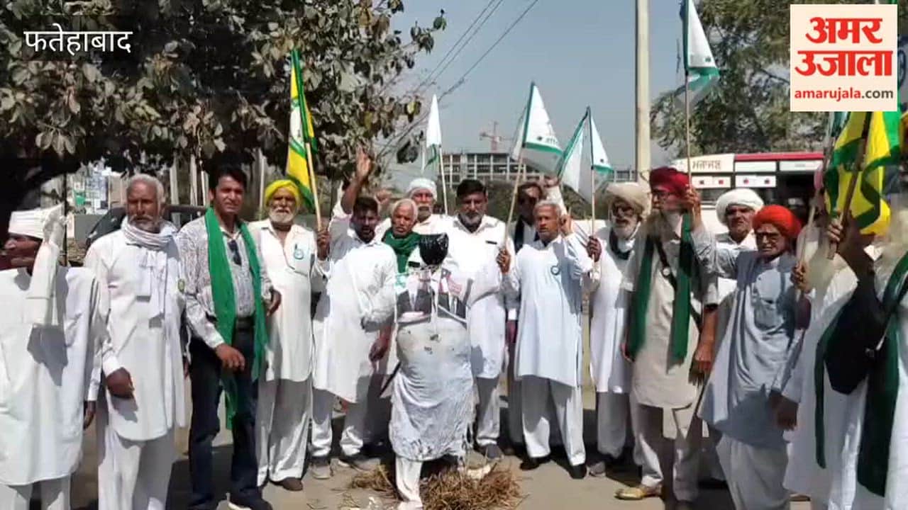 Farmers in Tohana, Fatehabad, burned effigies of the US President and Israeli Prime Minister, accusing them of plunging the world into war.