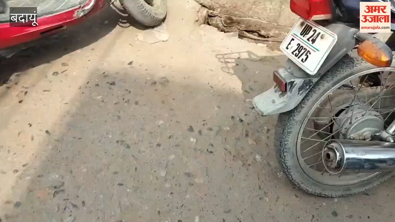 Crowds gathered in Badaun to get LPG cylinders