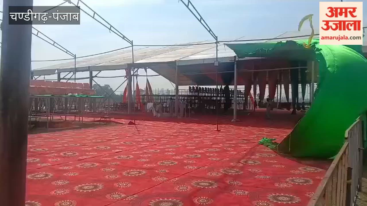 Pandal is being built for Amit Shah's farmers rally in Moga