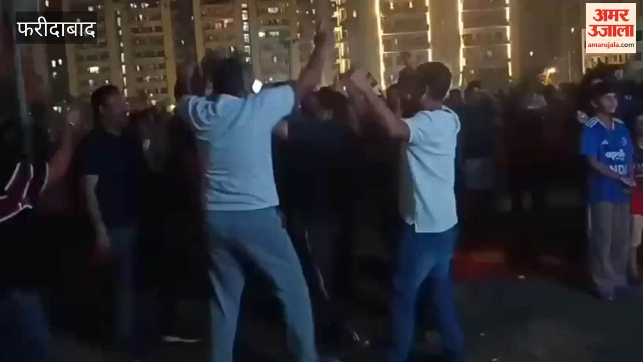 Faridabad bursts firecrackers, dances to celebrate T20 World Cup win
