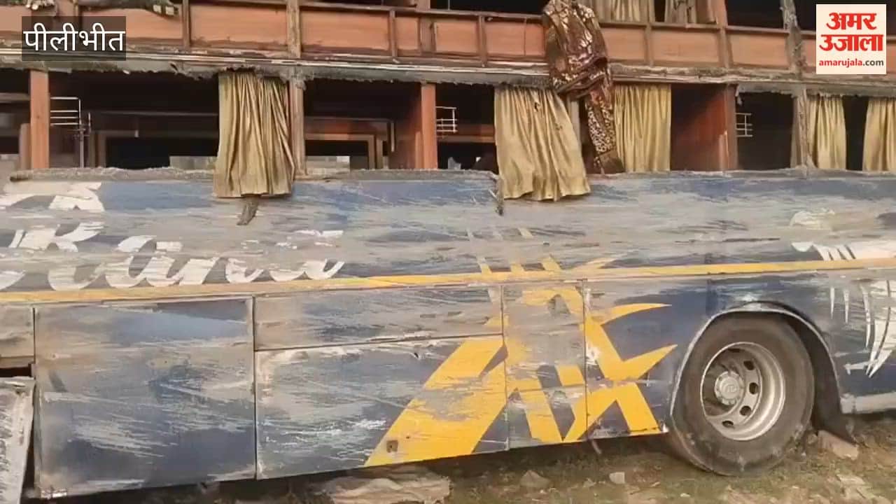 Sleeper bus overturns on Pilibhit highway