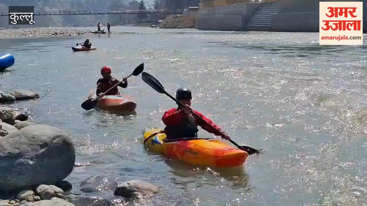Kullu 65 students are taking 14-day training in rafting and kayaking at Pirdi Rafting Centre