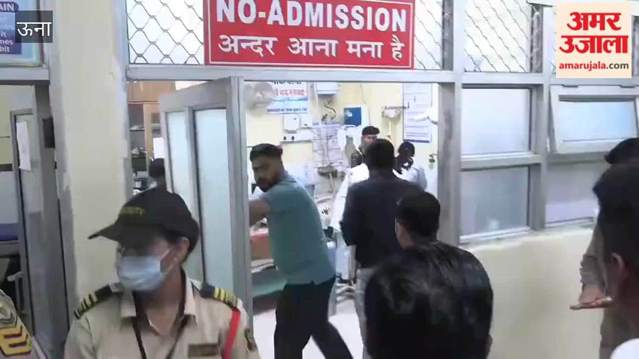 Una Two innocent girls hit by a private school bus