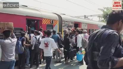 Crowd of passengers at Old Faridabad Railway Station