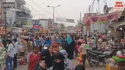 Crowds of buyers gathered at Lal Bangla Bazaar for Dhanteras festival