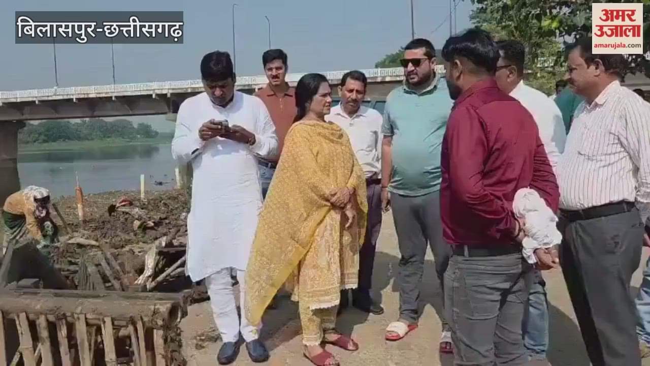 Mayor Pooja Vidhani visited the Torwa Ghat to inspect the cleanliness and arrangements underway at Chhath Ghat