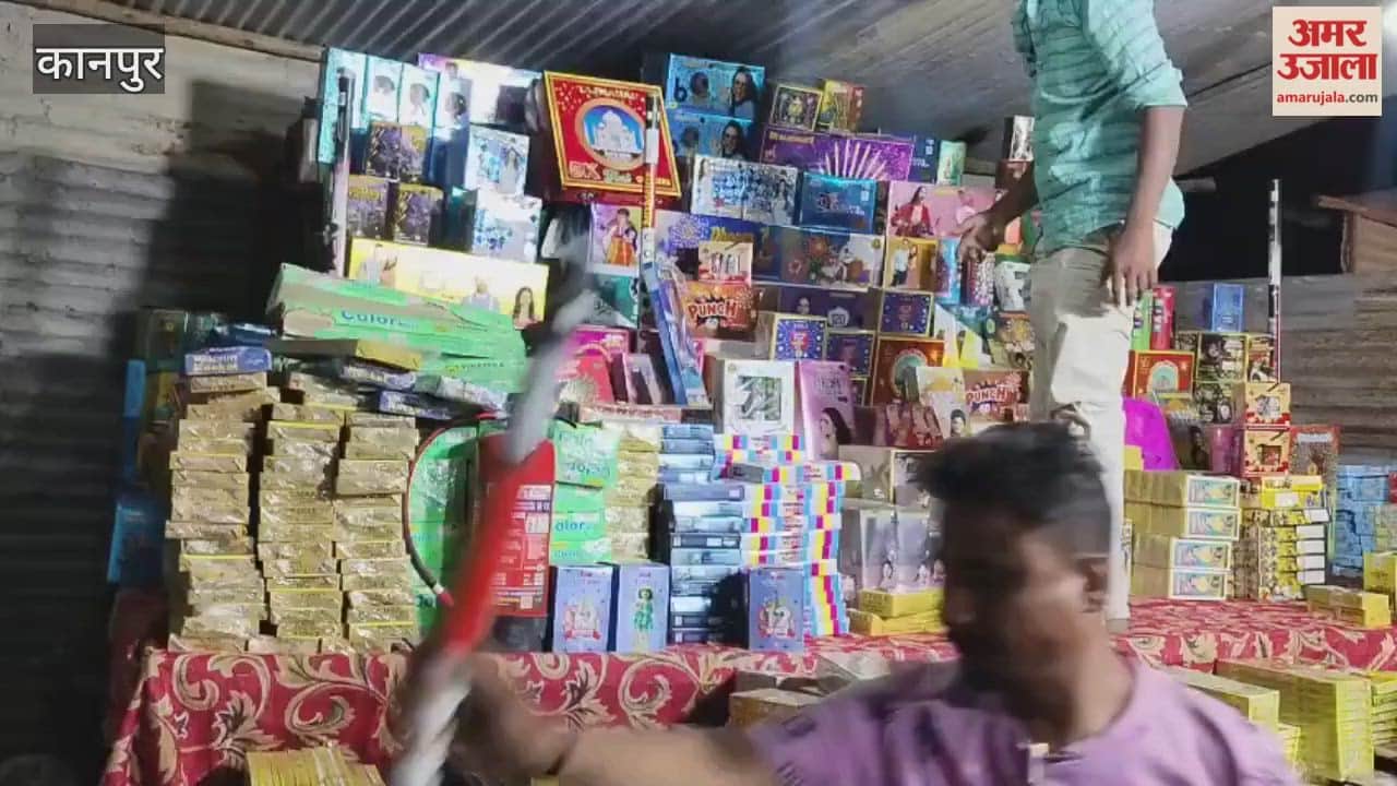Kanpur: People buy firecrackers in Govind Nagar market