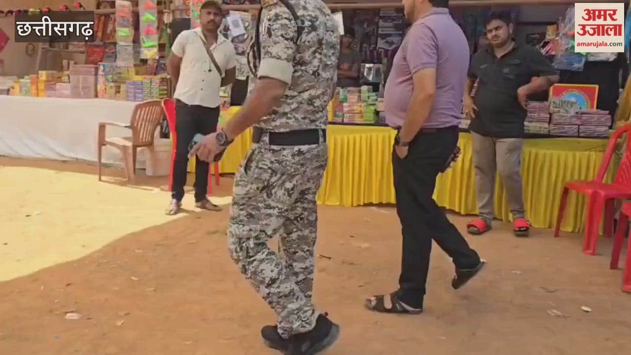 Due to negligence of municipality in Kondagaon and firecracker market become pile of gunpowder