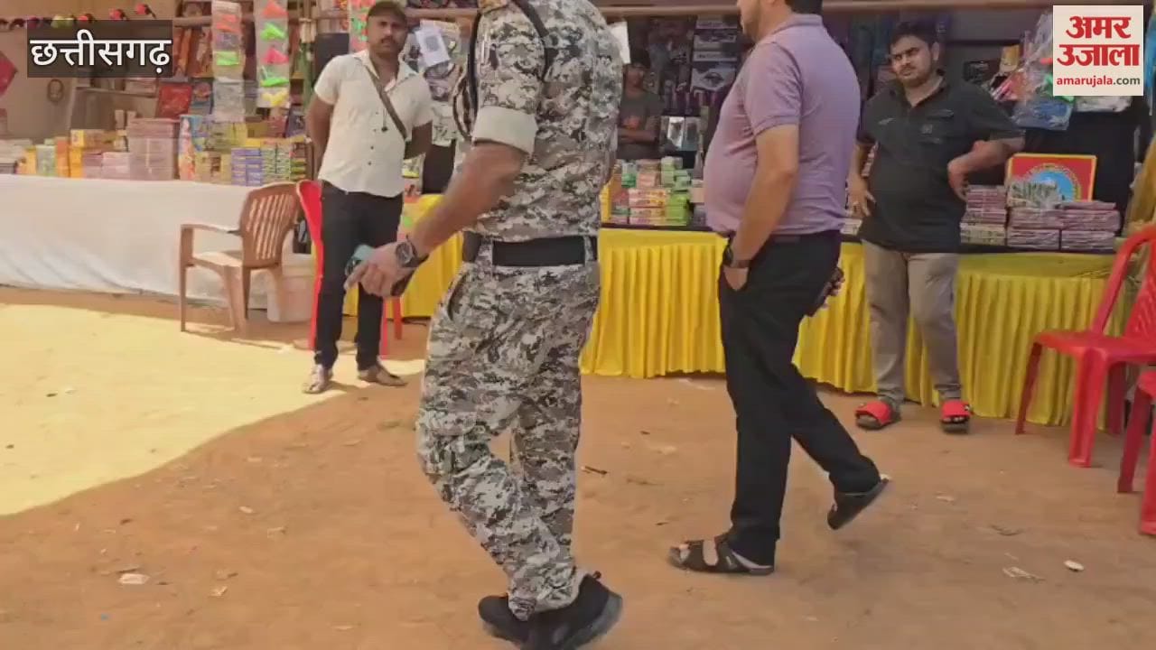 Due to negligence of municipality in Kondagaon and firecracker market become pile of gunpowder