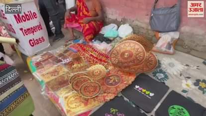 crowds in market for shopping on festival of Diwali.