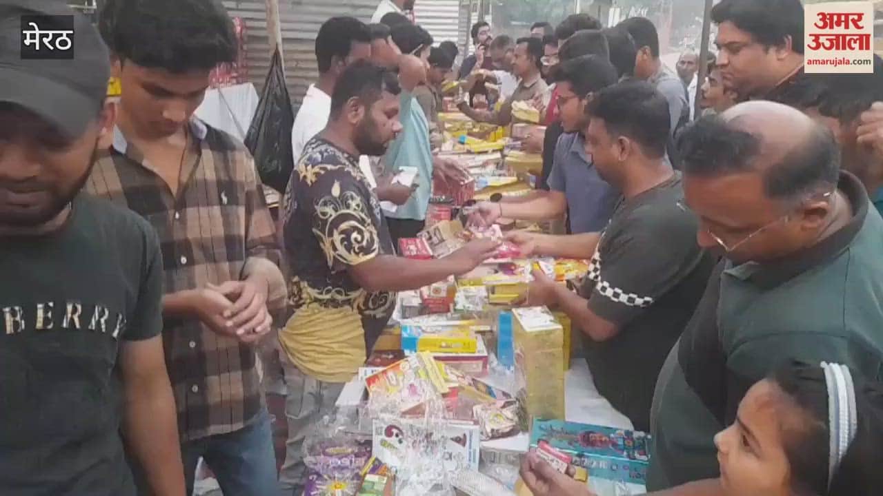 Meerut: Firecracker shops set up in Gymkhana grounds.