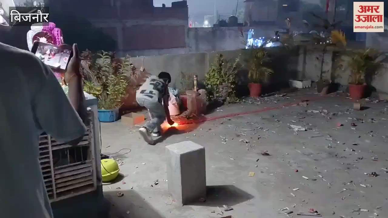 Bijnor: Children made a lot of fireworks