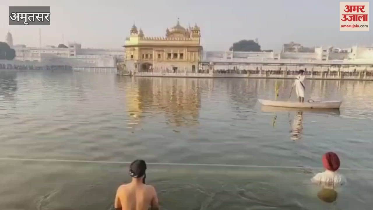 Former minister Kuldeep Dhariwal paid obeisance at Sri Harmandir Sahib