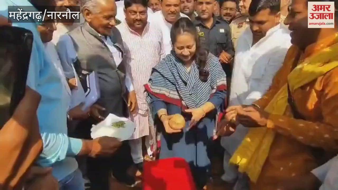 Health Minister Aarti Singh Rao inaugurated the development works at Ateli Grain Market in Narnaul by breaking a coconut