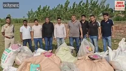 A major theft at a showroom in Fatehabad was uncovered, and clothes worth lakhs of rupees were recovered.