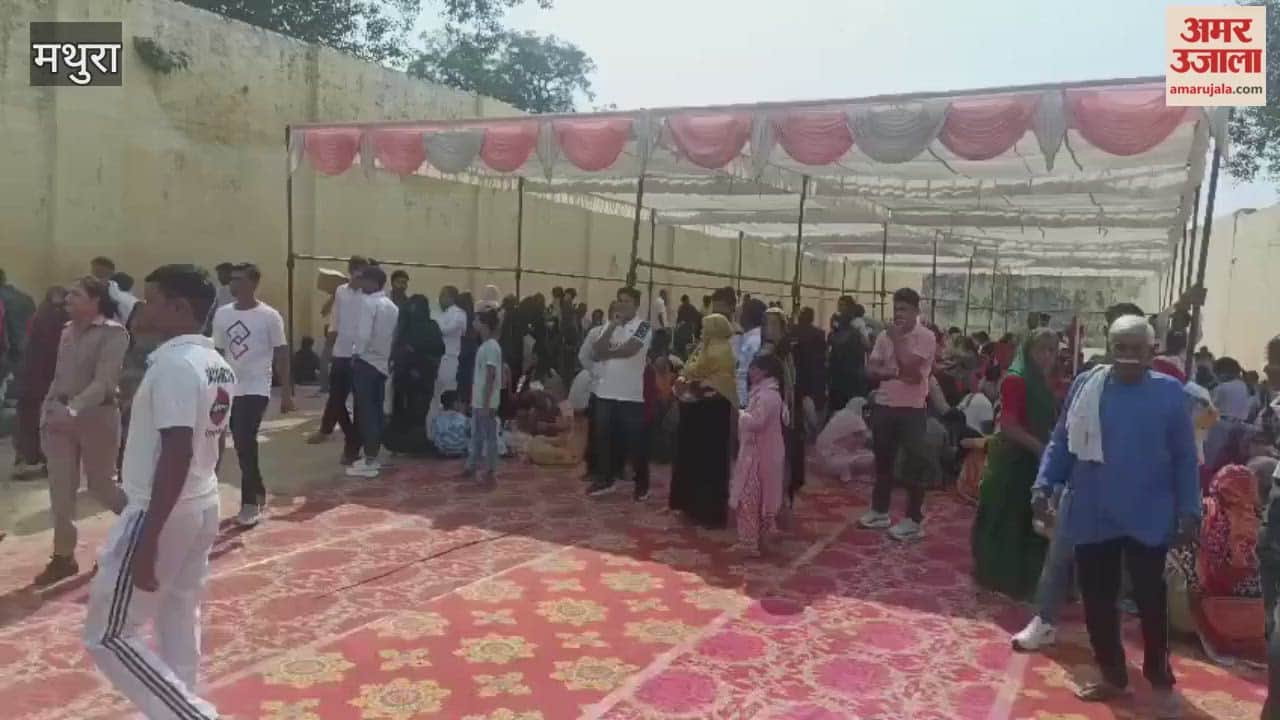 sisters came to apply tilak to their brothers who were in jail on bhai dooj