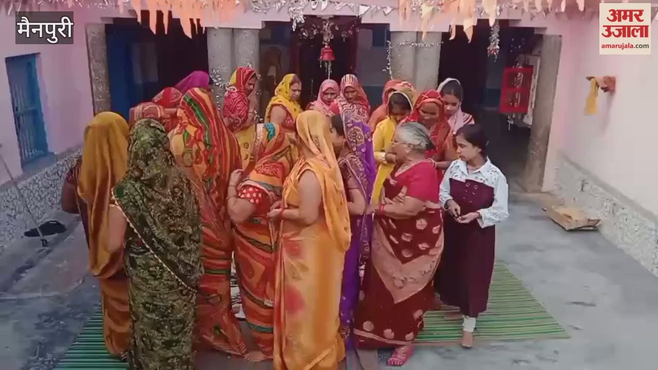 Women Celebrate Govardhan Puja with Devotion