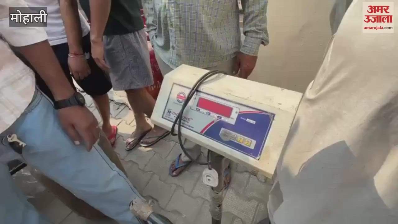 A vehicle loaded with LPG cylinders was caught in Kharar, all cylinders were found to be short of gas.