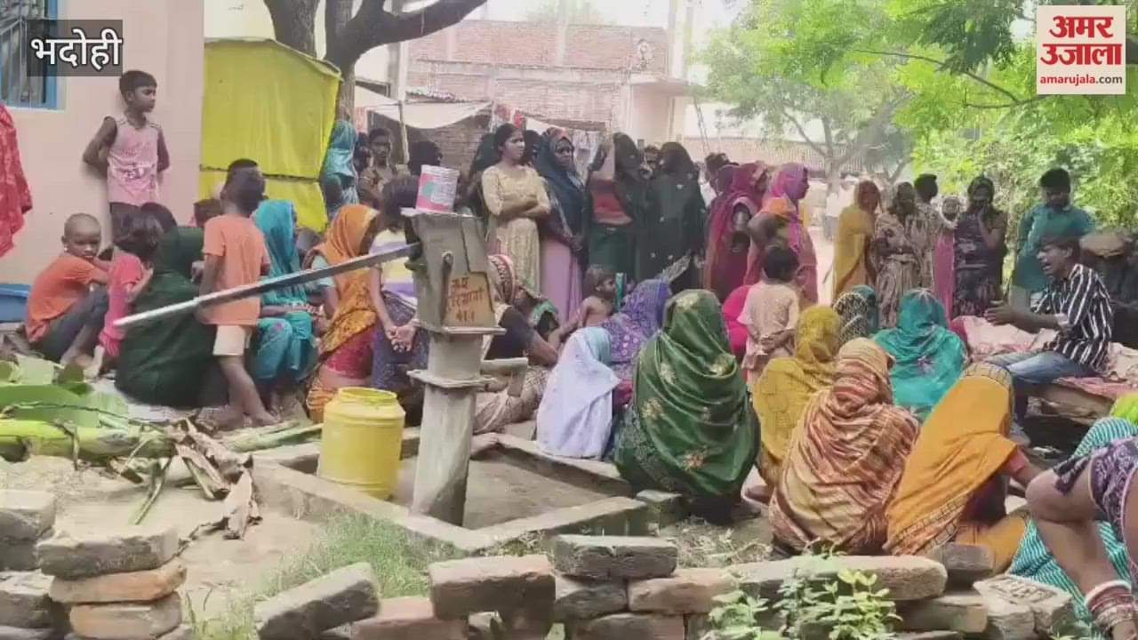 woman sleeping at home died due to snake bite