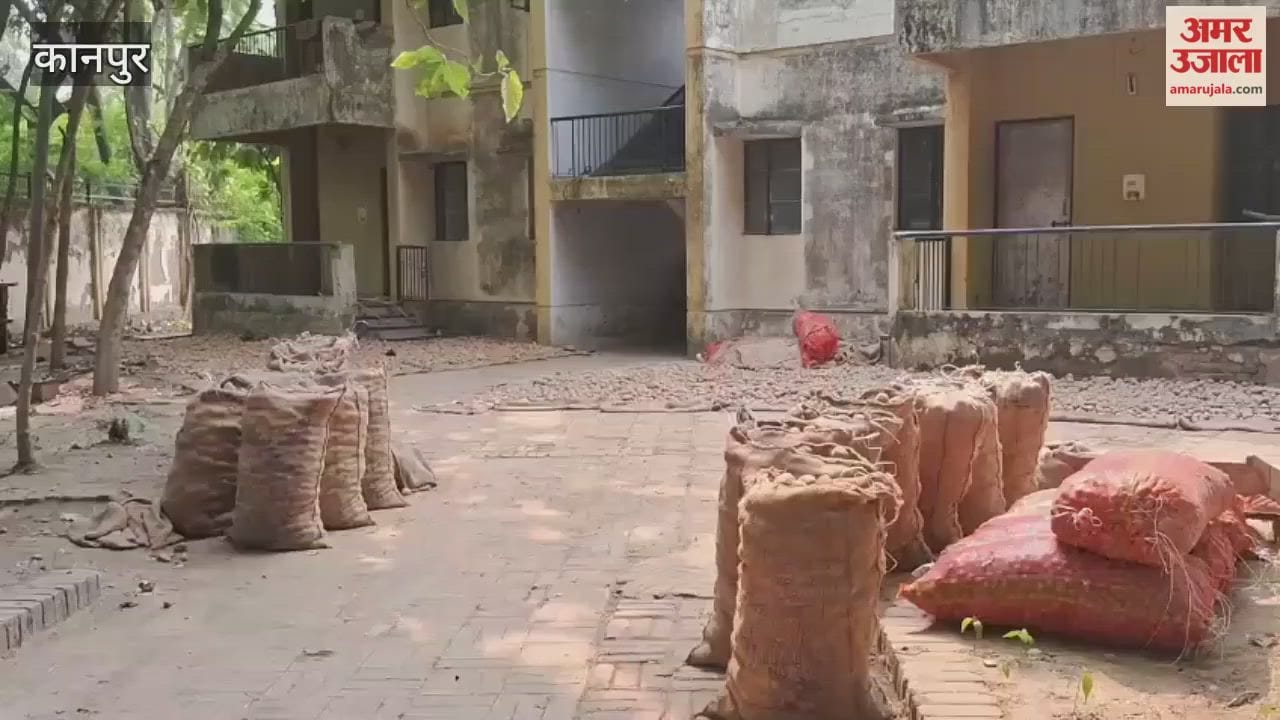 Locals have encroached upon the flats meant for officers and employees of the Telephone Buildin