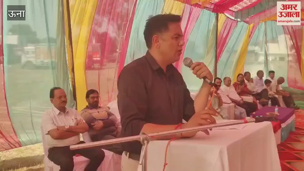 Una The villagers of Dhandhri received the gift of a panchayat building MLA Sudarshan Singh Bablu inaugurated it
