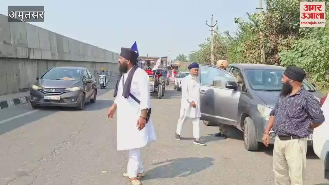 people of Sultanwind village started a service tour for the flood-affected farmers.