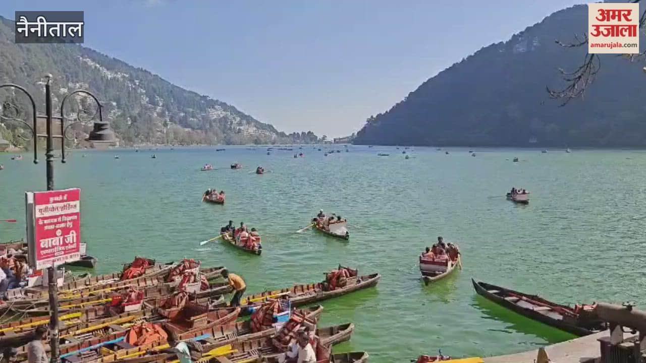 Crowds of tourists in Nainital
