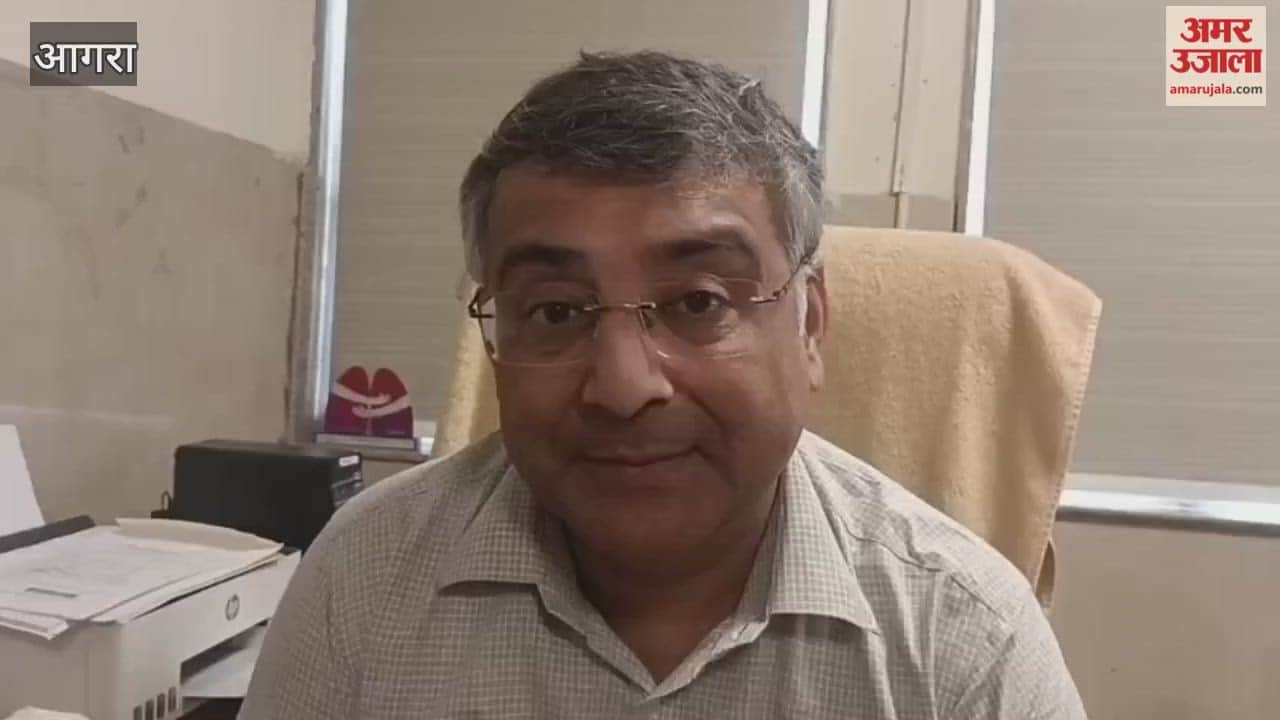 doctor told prevention methods for respiratory patients