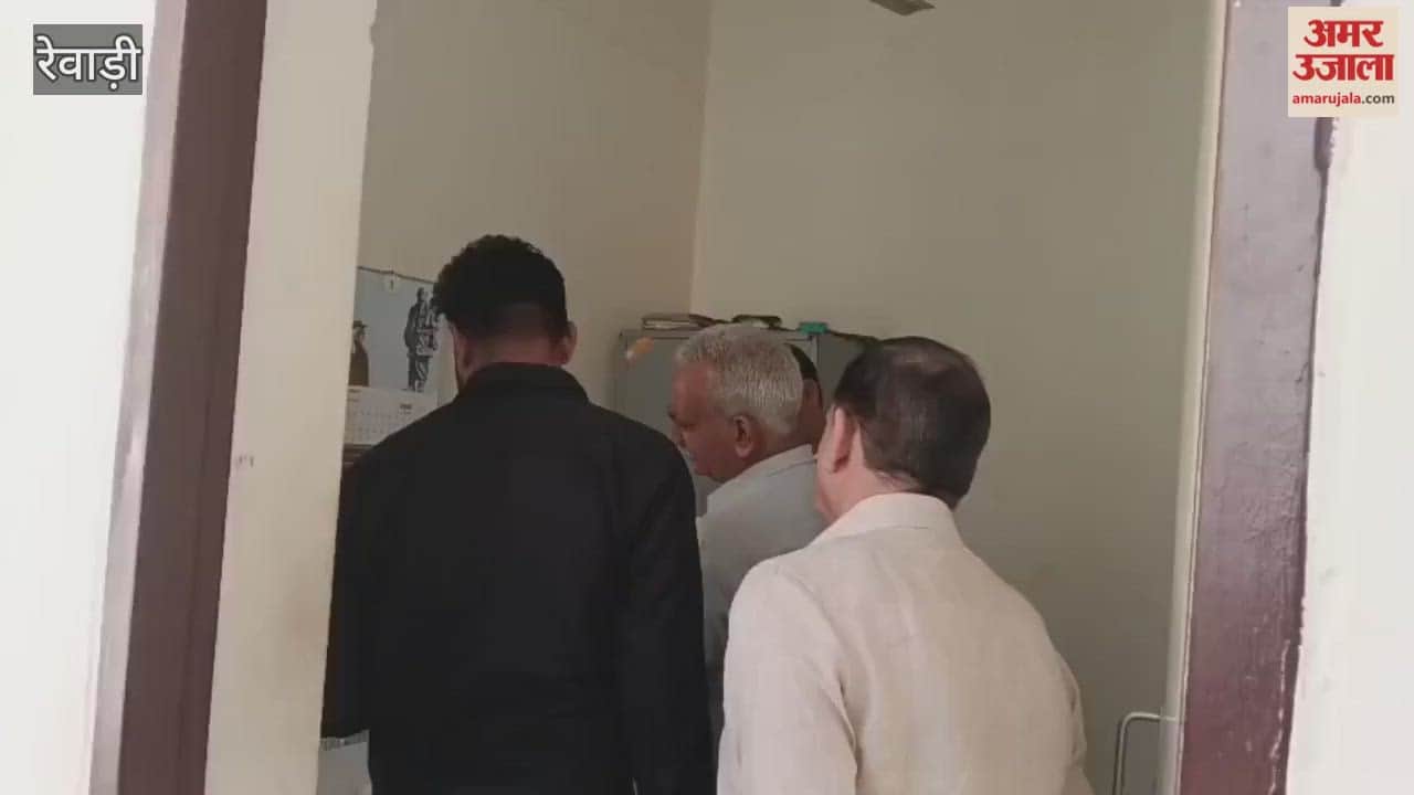 CM Flying Squad reached Bawal Tehsil and BDPO office in Rewari, employees found absent