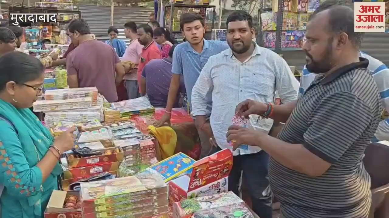 Crowds thronged markets on Diwali, people indulged in shopping