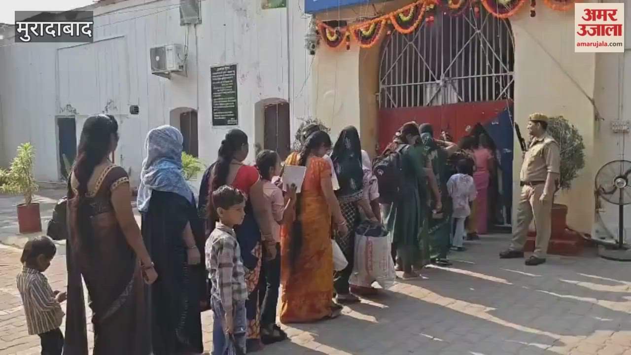 Sisters went to the jail to apply tilak on the foreheads of their brothers