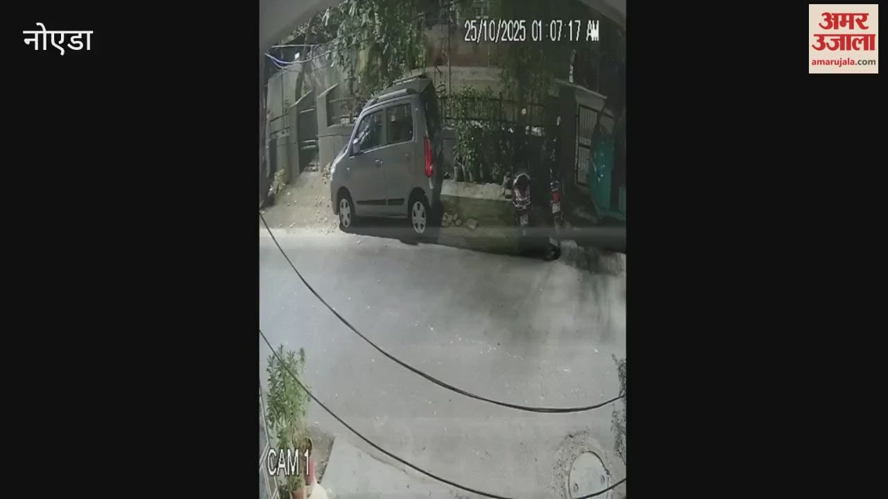 CCTV footage of bike theft incident in Sector 12 noida