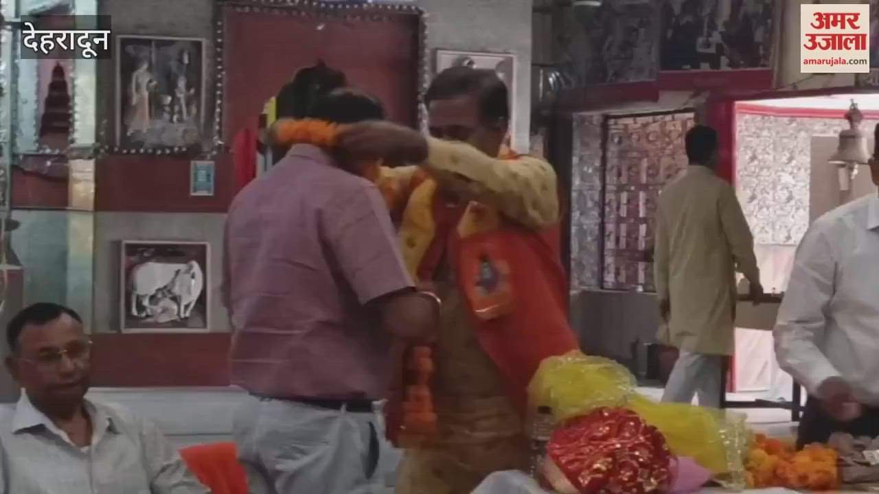 Newly elected office bearers elected in the elections of the ancient Shiva temple committee located in Dharampur were welcomed