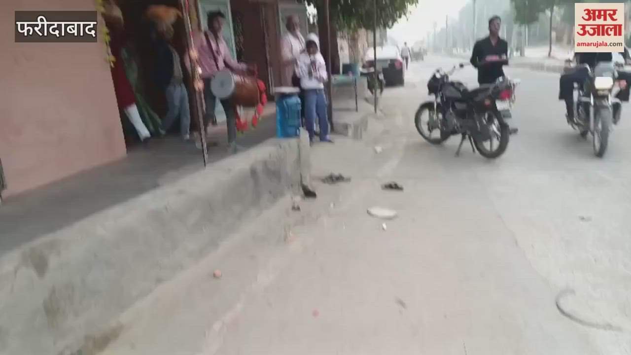 Chhath festival in Faridabad: Arghya offered to the rising sun at Baba Deep Singh Chowk and Dabua Colony ghats