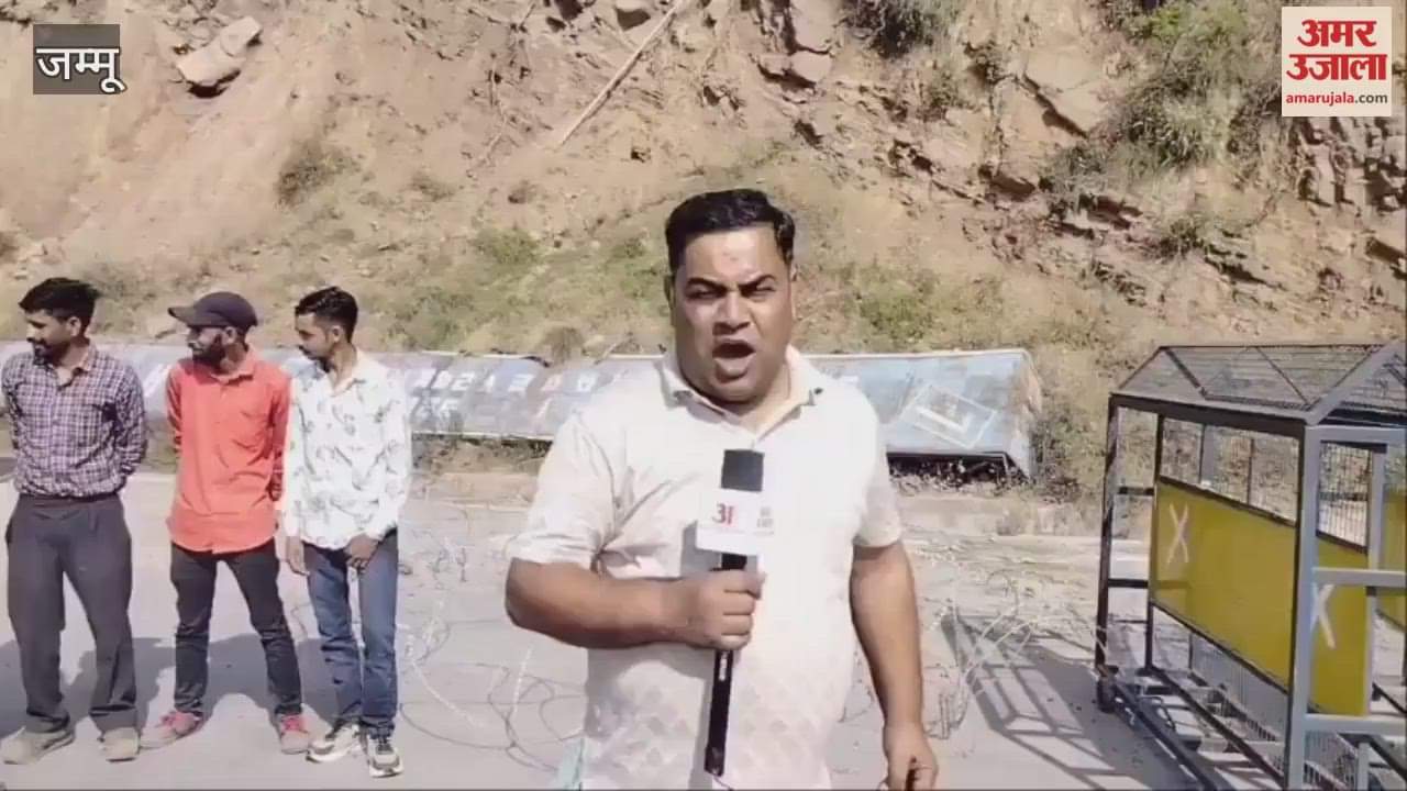 Demand for a chowk in Domel is growing, with vehicles traveling on different routes increasing the risk of accidents.