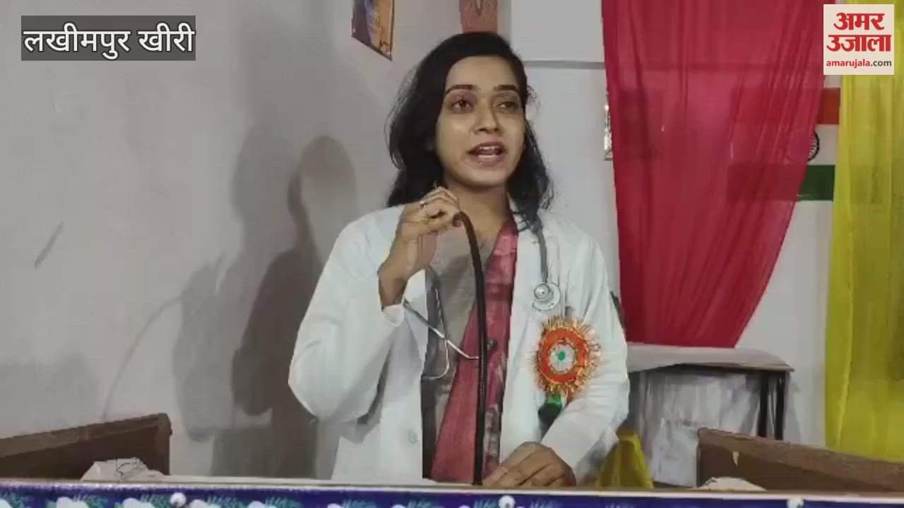 Dr. Warisa made the girl students aware in the Aparajita program in lakhimpur kheri