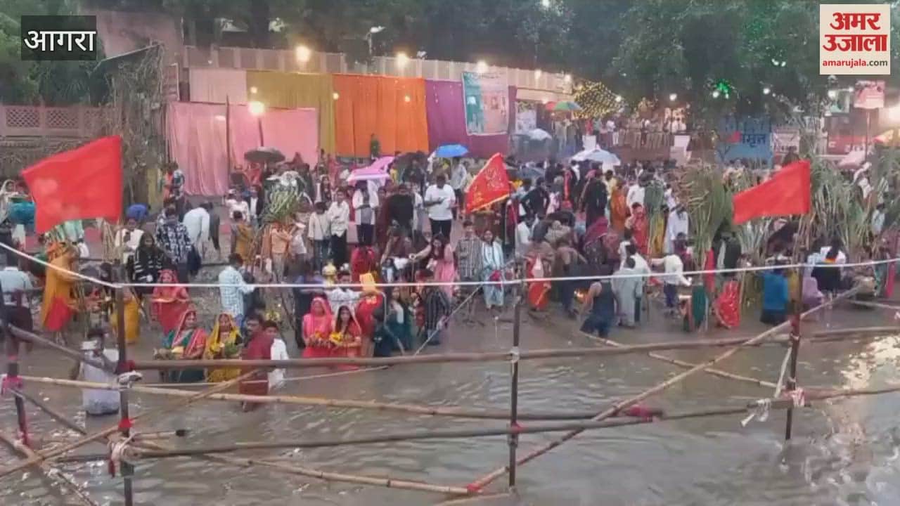 Faith shines through the rain Agra’s Parvati Ghat echoes with chants of Chhathi Maiya during Chhath Puja