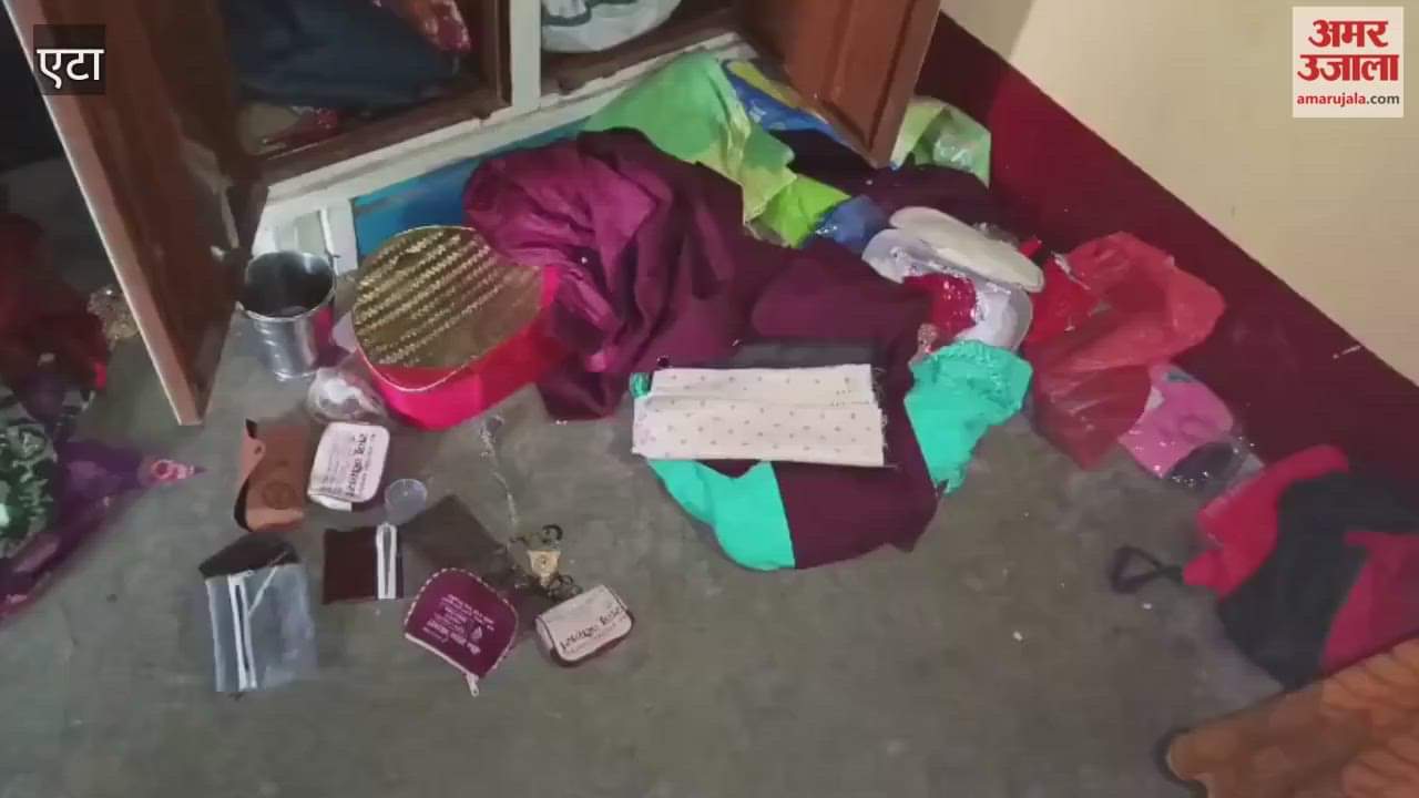 Theft in laborer house in Etah