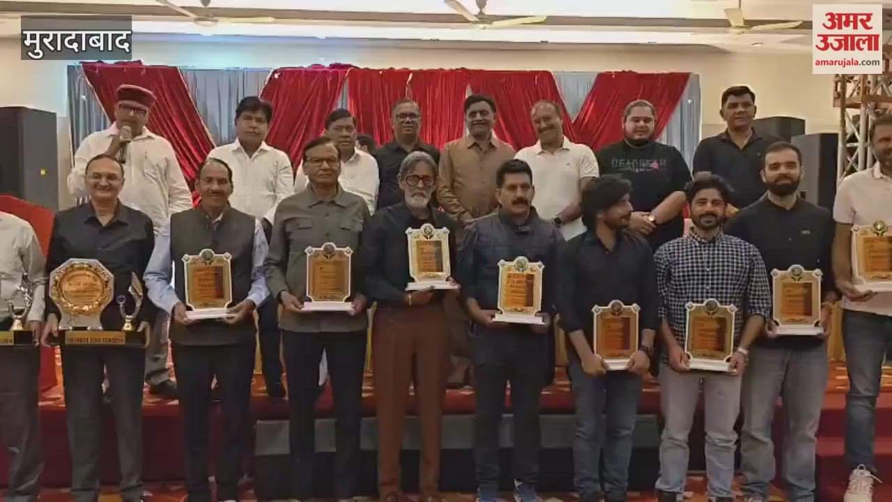 Tennis tournament players honored