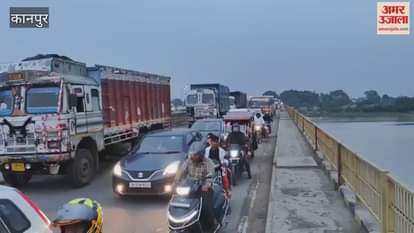 Traffic jams occurred on the Jajmau and New Ganga Bridges, causing inconvenience to commuters