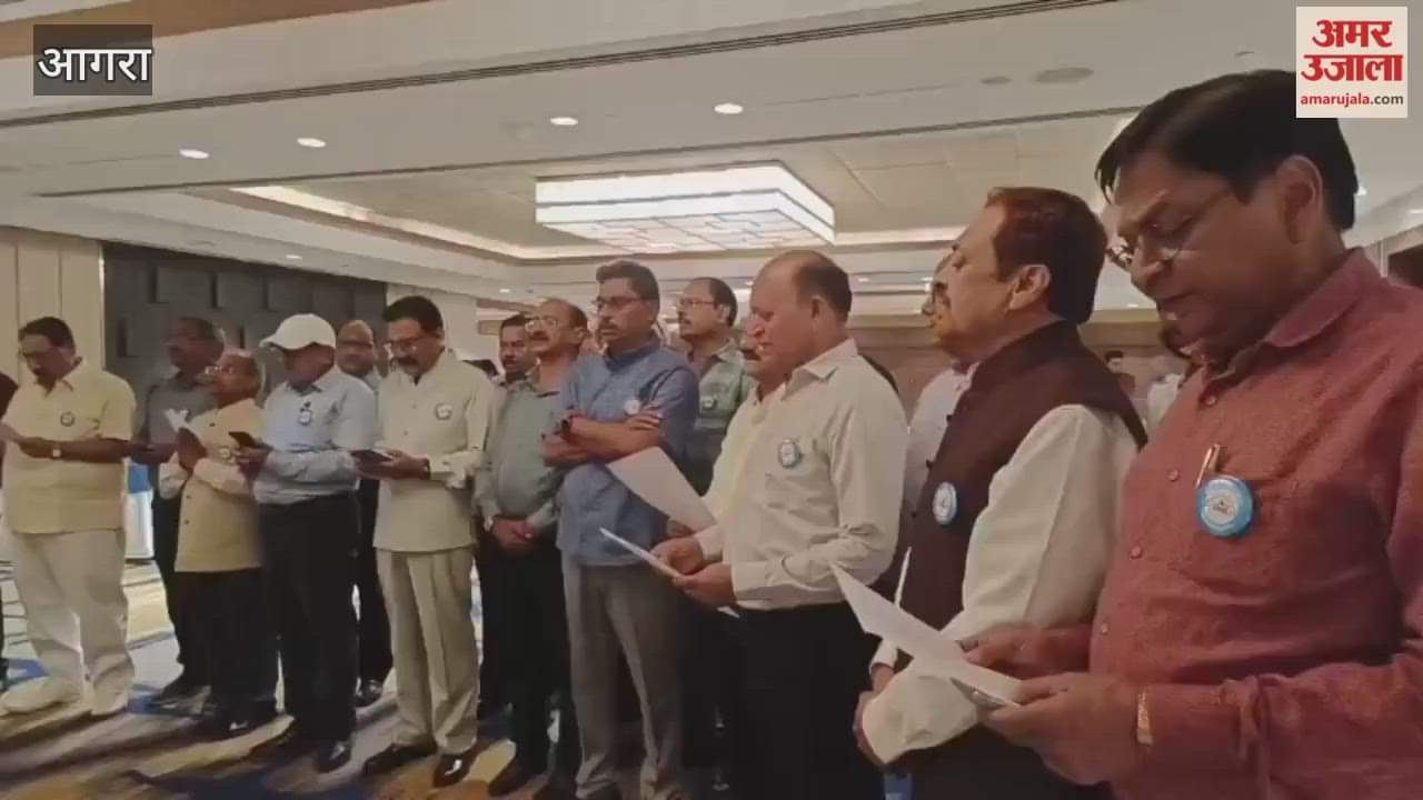 Golden Reunion After 50 Years Shahganj Inter College’s 1976 Batch Relives School Memories